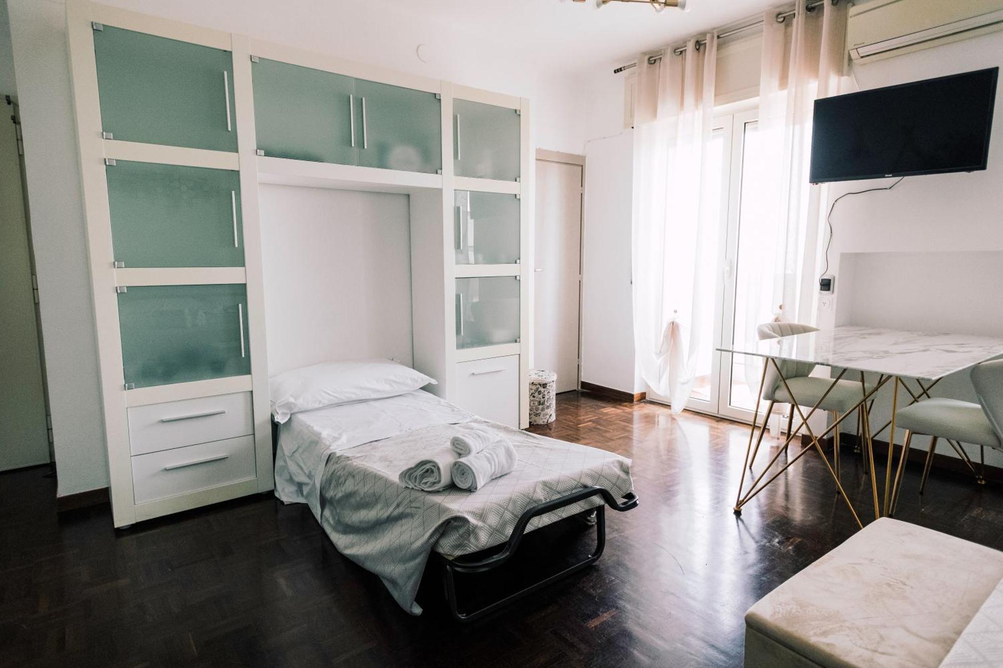 Bari Central Suite - Central Apartment With Sea View - Bari Exteriör bild
